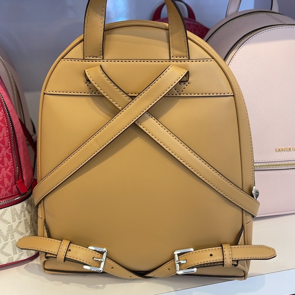 MICHAEL KORS Rhea Medium Pebbled Leather Zip Backpack
PEANUT
NWT MK - Picture 8 of 16